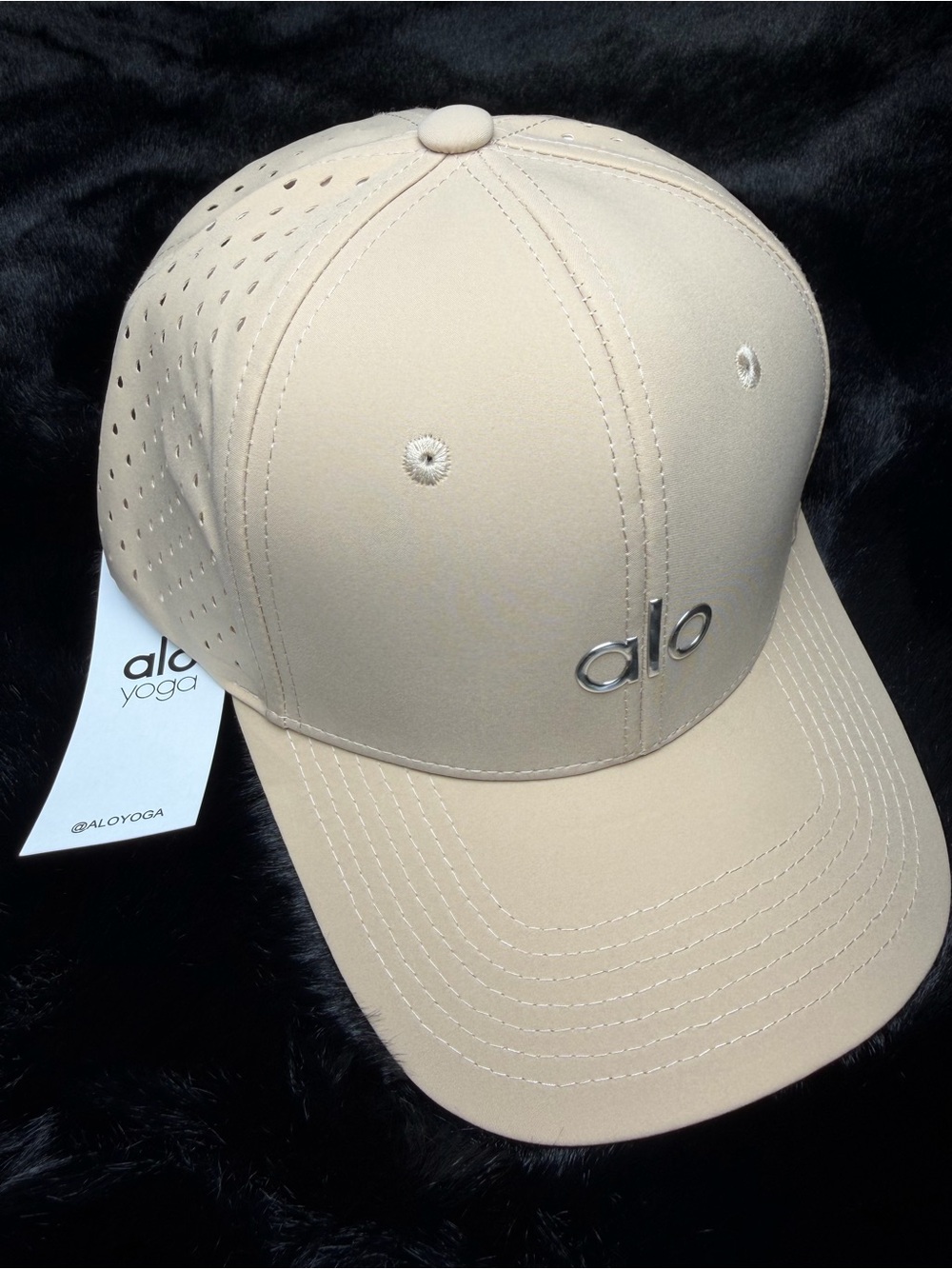 Alo Yoga Beige Logo Baseball Cap